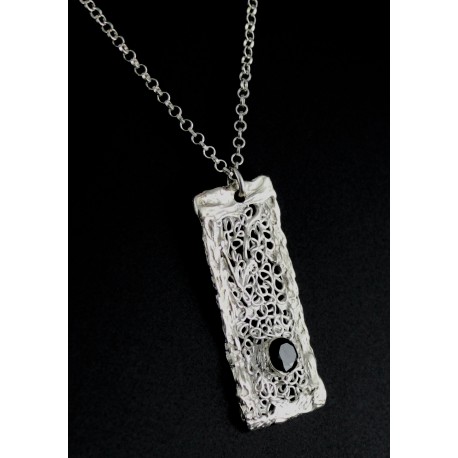 Pendentif Filigrane Argent 999 et Serti Zircon Noir sur Chaîne Argent 925