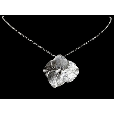 Collier Fleur d'Hortensia en Argent 999 sur chaîne Argent 925